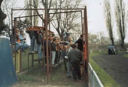 22.04.1998 (4 fotki) Polonia Ś.-Chrobry